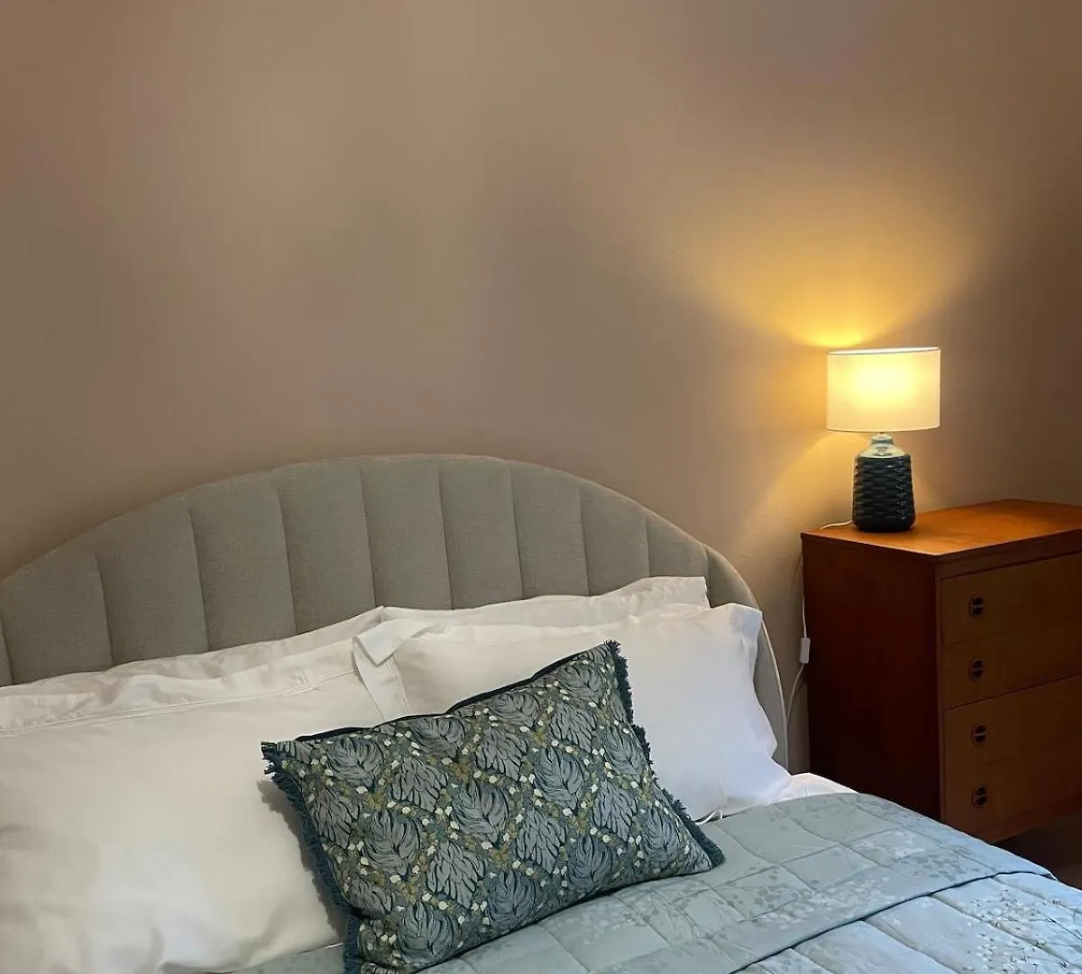 Spacious Apartment In Central Edinburgh Storbritannien