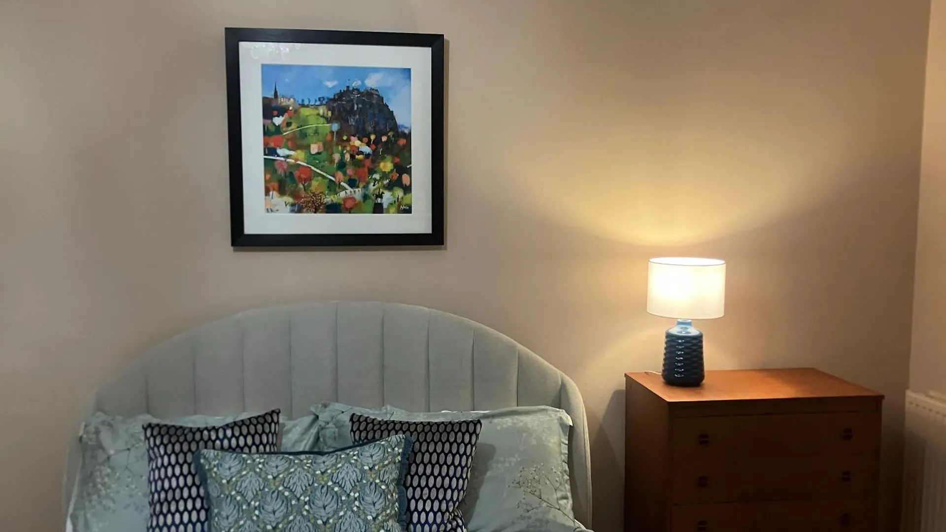 Spacious Apartment In Central Edimburgo 0*,